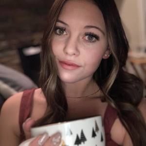 Meet your Posher, Carley